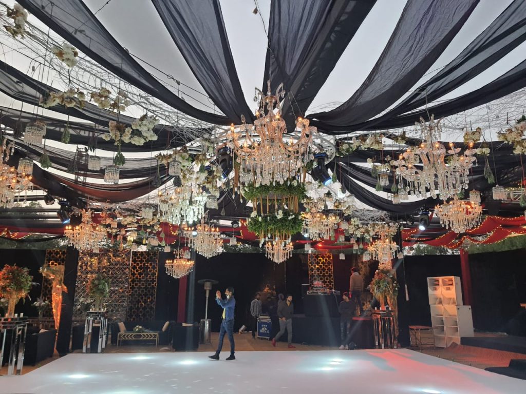 ff5536c1-433e-4605-bbb4-8aaae0408f6e